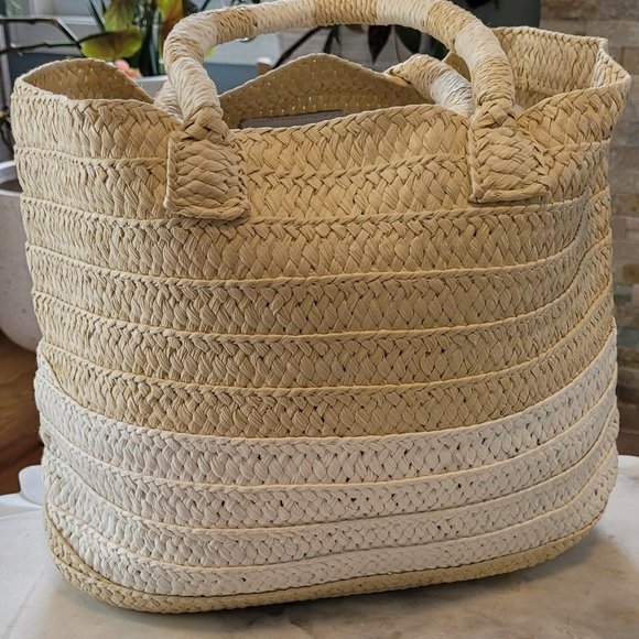 ALTRU weaved straw tote - Picture 1 of 7